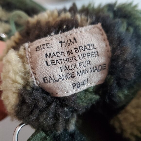 NWOT Bernardo Dana Green Suede Bootie with Camo Fleece Size 7.5 - Picture 6 of 7